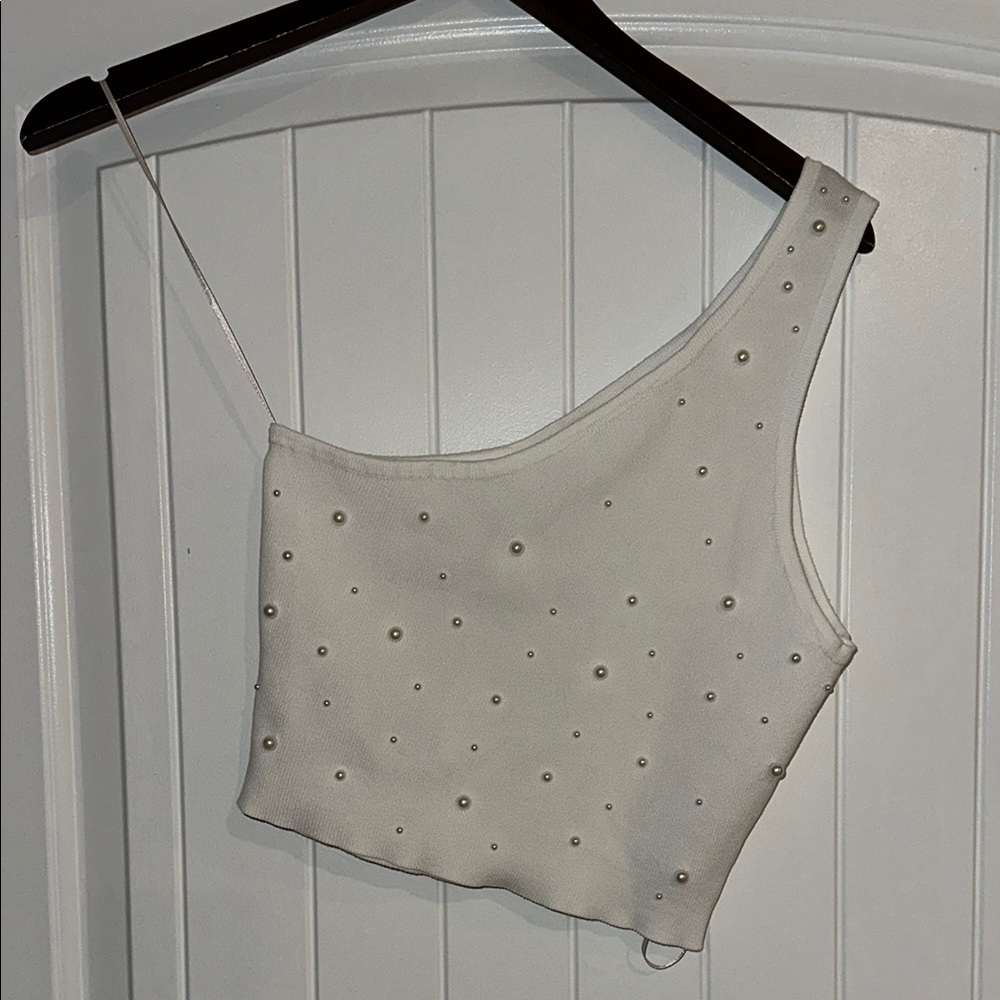 Love Tree Cream One-Shoulder Camisole with Pearl Details